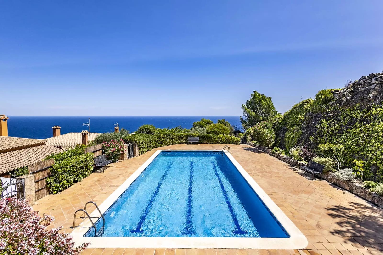 4 soveværelse Semi-Rækkehus til salg i Begur med swimmingpool garage - € 985.000 (Ref: 9859923)