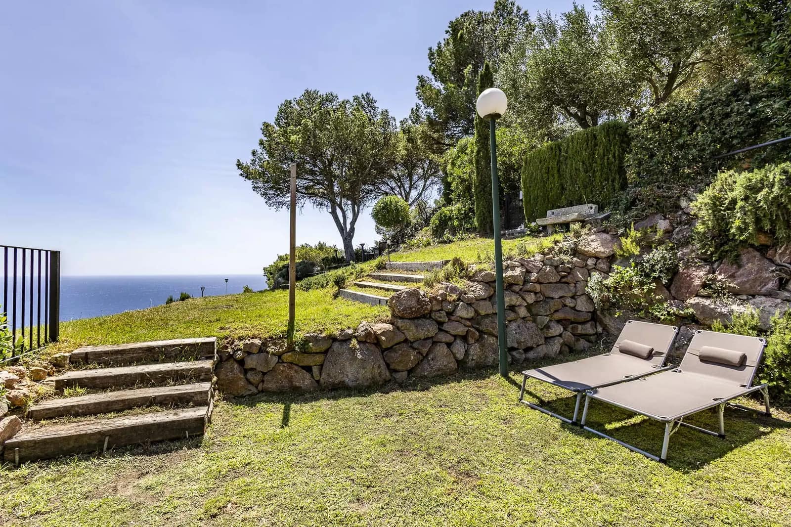 4 soveværelse Semi-Rækkehus til salg i Begur med swimmingpool garage - € 985.000 (Ref: 9859923)