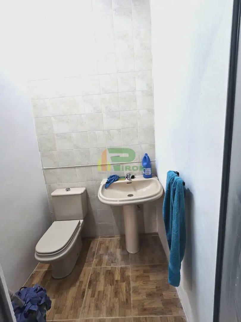 Commercial for rent in La Hoya - € 400 (Ref: 10012414)
