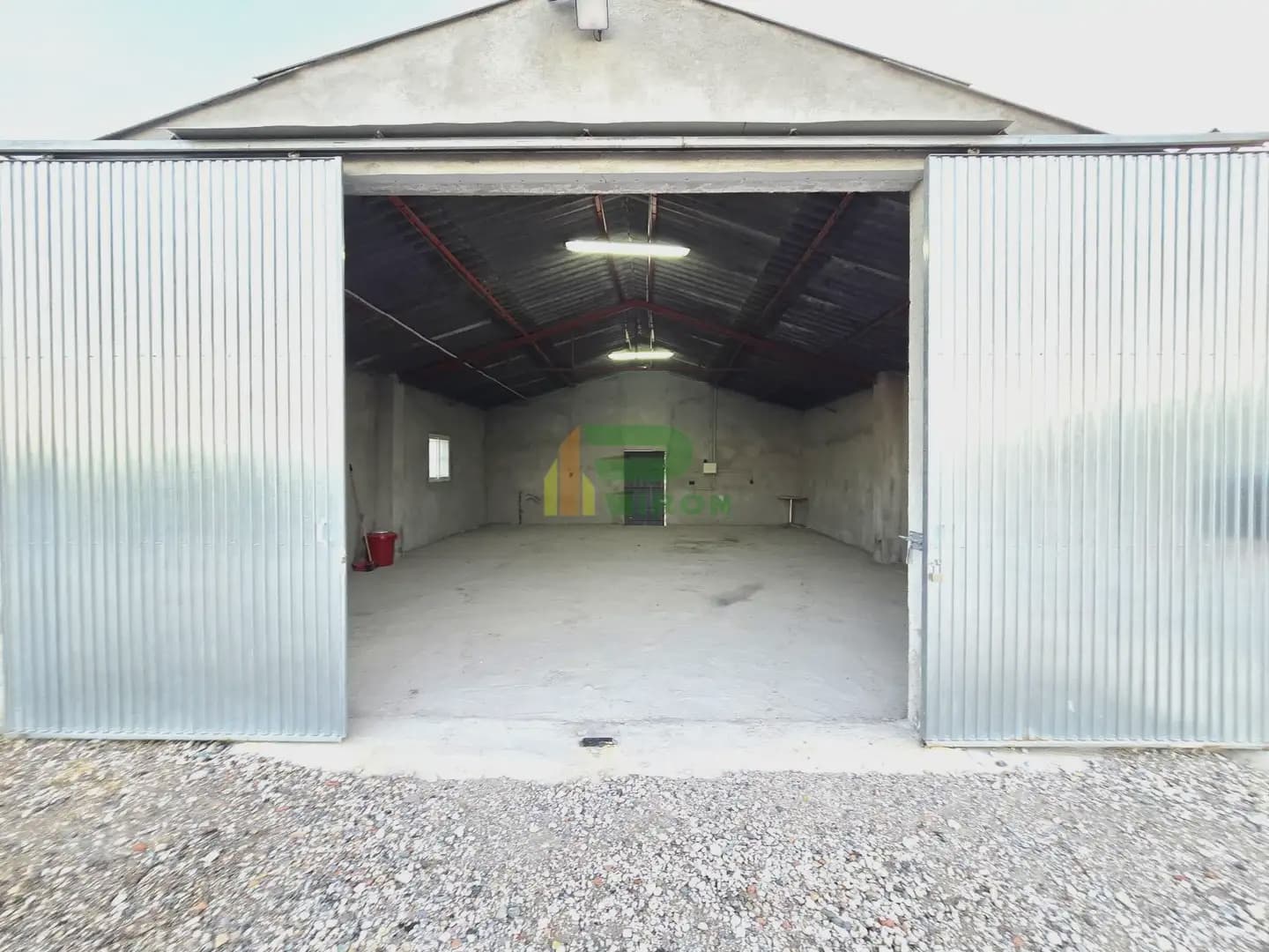 Commercial for rent in La Hoya - € 400 (Ref: 10012414)