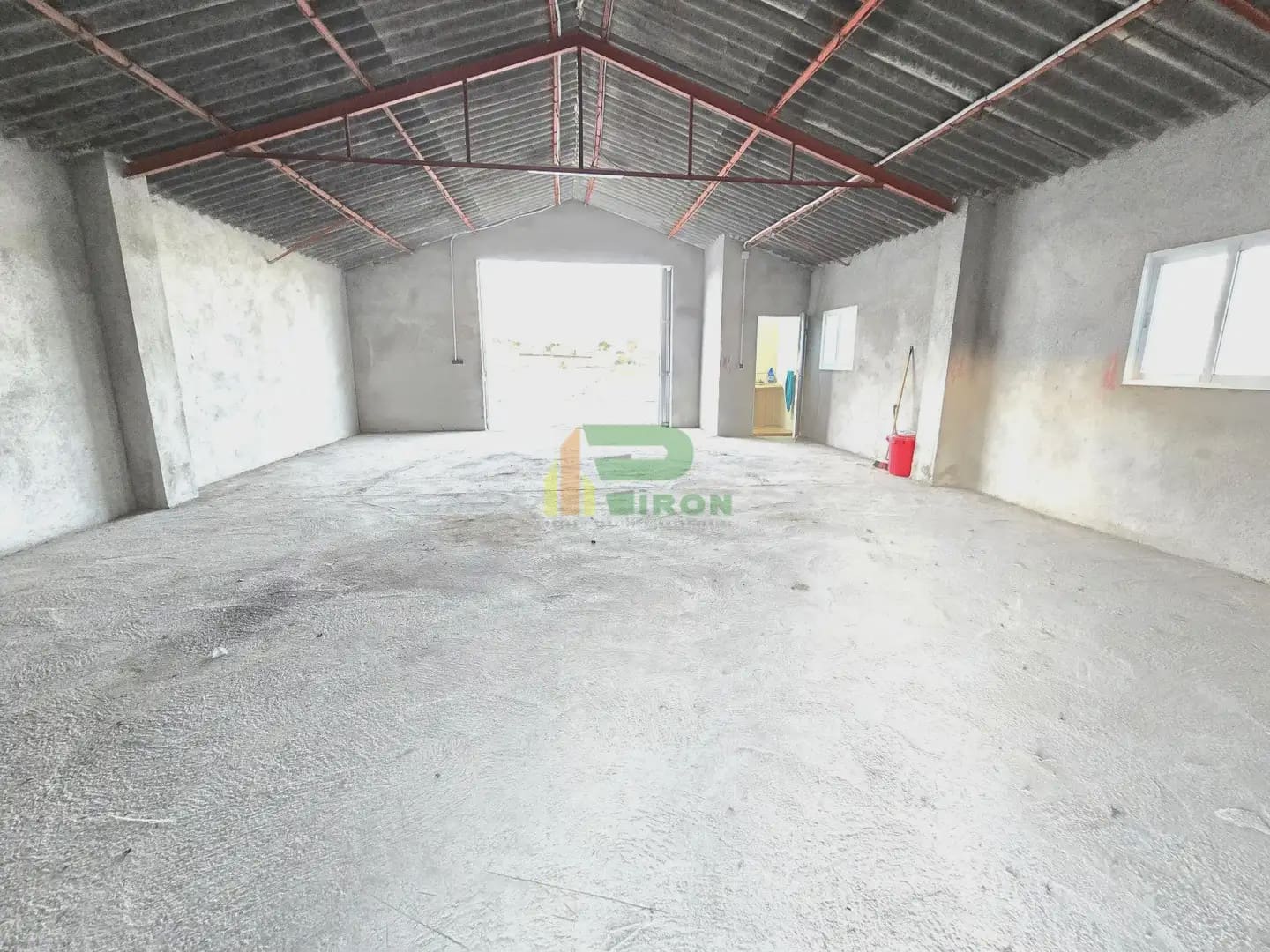 Commercial for rent in La Hoya - € 400 (Ref: 10012414)