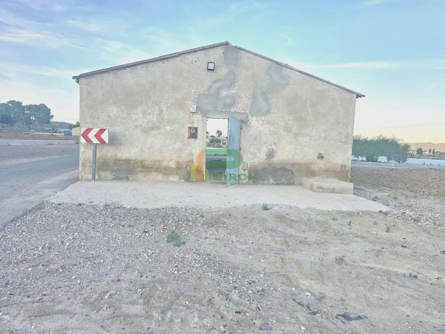 Commercial for rent in La Hoya - € 400 (Ref: 10012414)