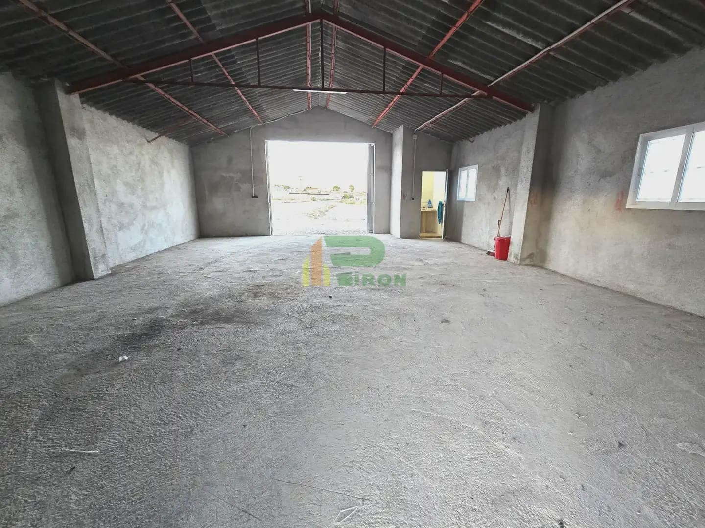 Commercial for rent in La Hoya - € 400 (Ref: 10012414)