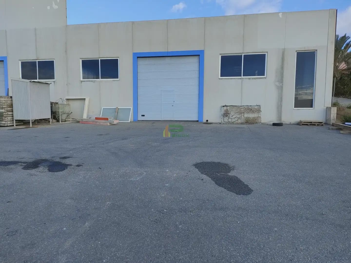Commercial for sale in La Hoya - € 234,899 (Ref: 10012417)