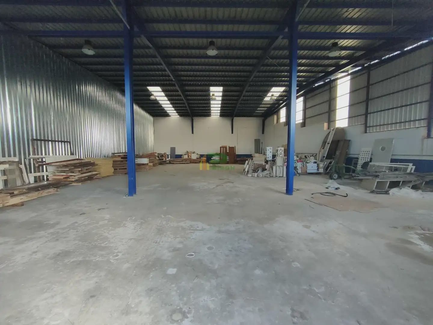 Commercial for sale in La Hoya - € 465,500 (Ref: 10012418)