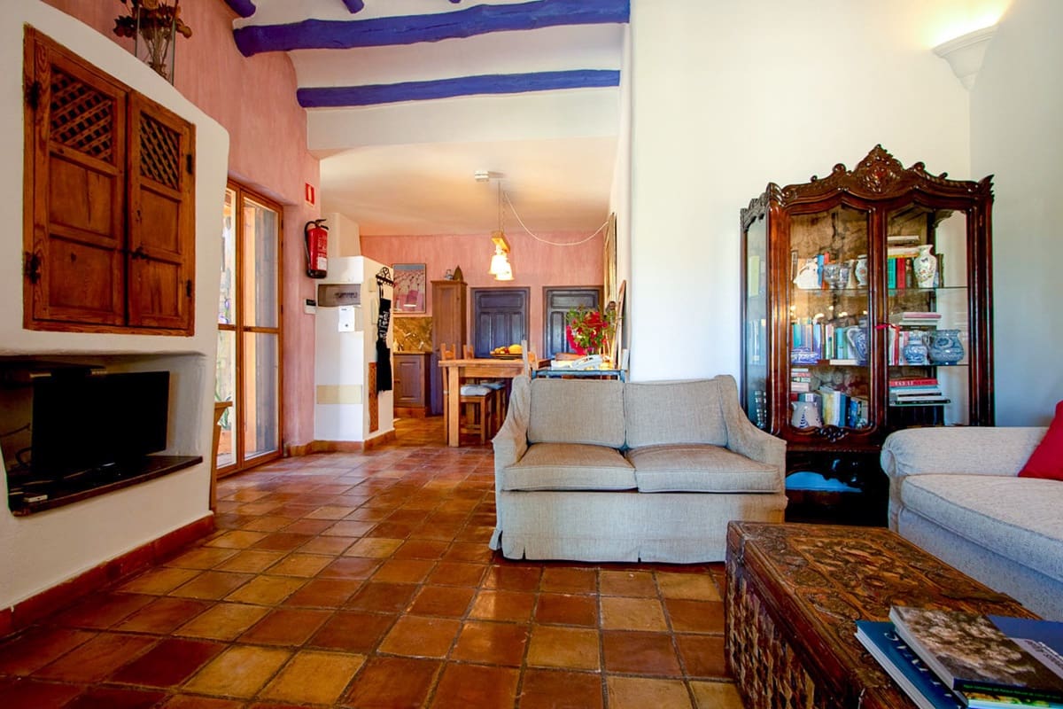 6 quarto Quinta/Casa Rural para venda em Agua Amarga com piscina garagem - 1 520 000 € (Ref: 6744098)