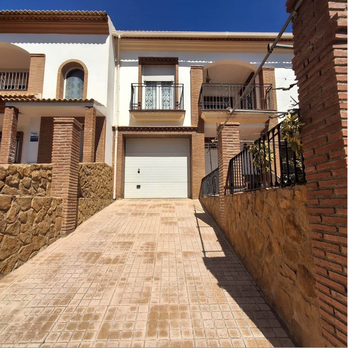 4 soveværelse Semi-Rækkehus til salg i Laujar de Andarax med garage - € 298.000 (Ref: 9265691)