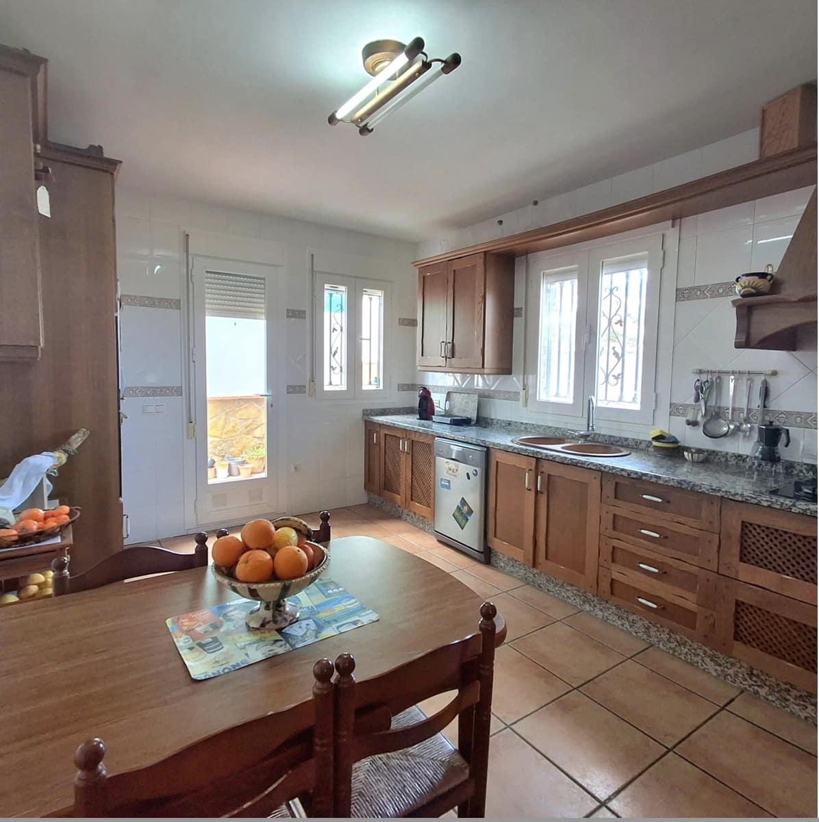 4 soveværelse Semi-Rækkehus til salg i Laujar de Andarax med garage - € 298.000 (Ref: 9265691)