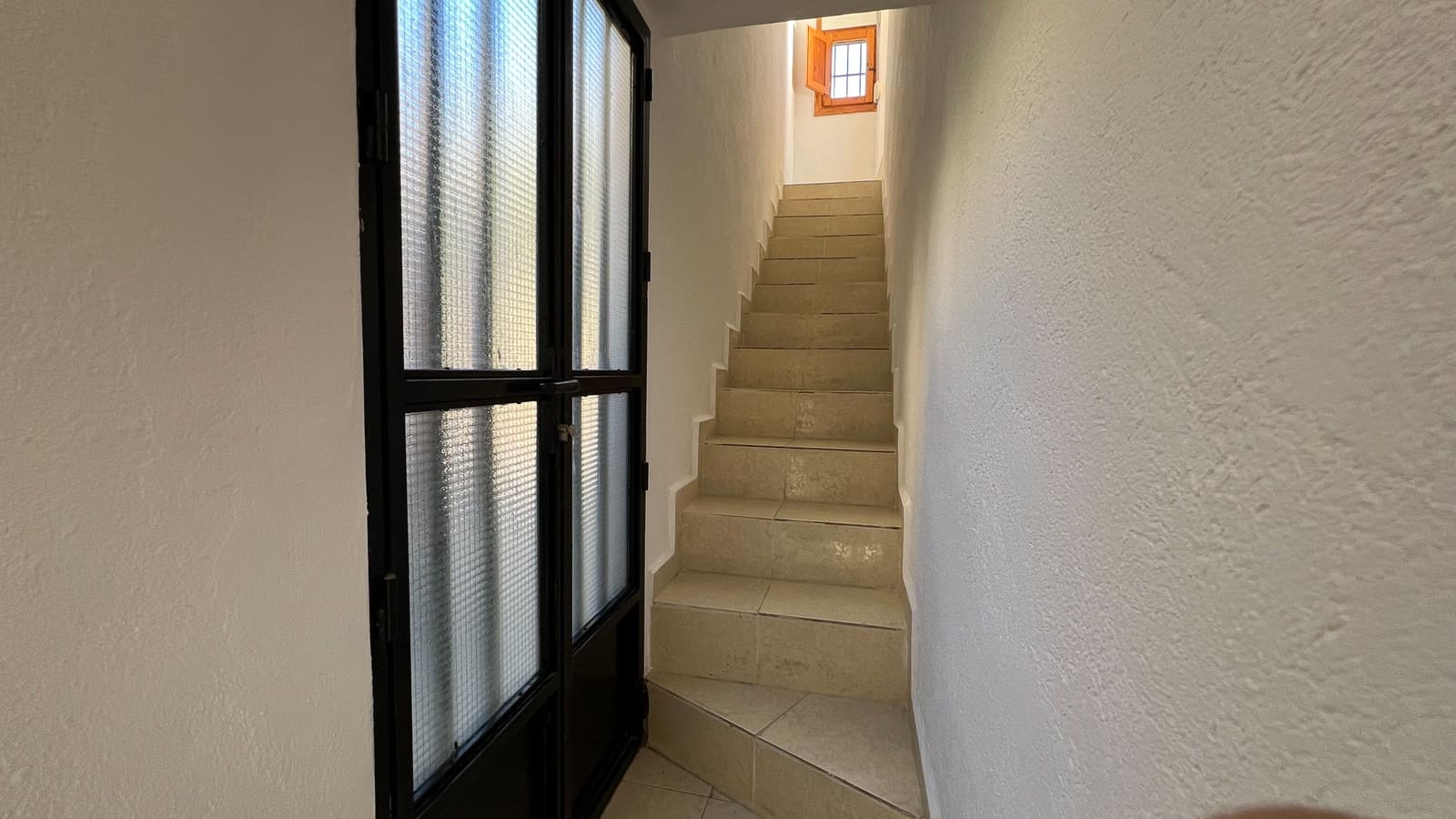 5 bedroom Townhouse for sale in Senes with garage - € 86,000 (Ref: 9433406)