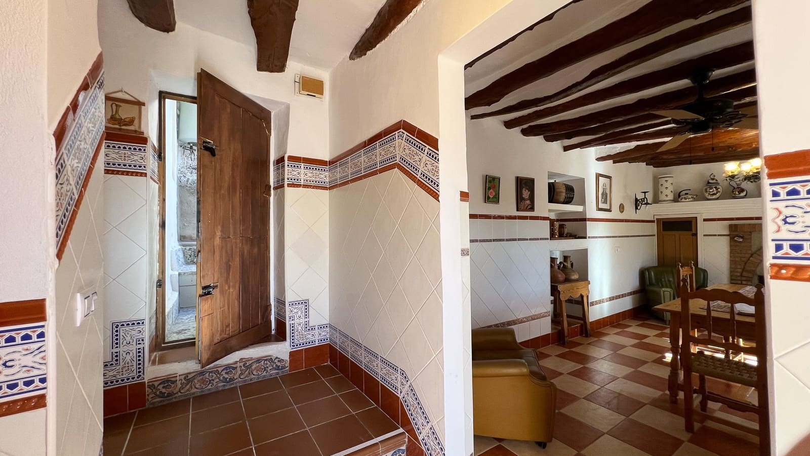 5 bedroom Townhouse for sale in Senes with garage - € 86,000 (Ref: 9433406)