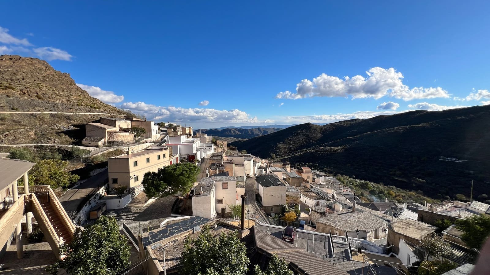 5 bedroom Townhouse for sale in Senes with garage - € 86,000 (Ref: 9433406)