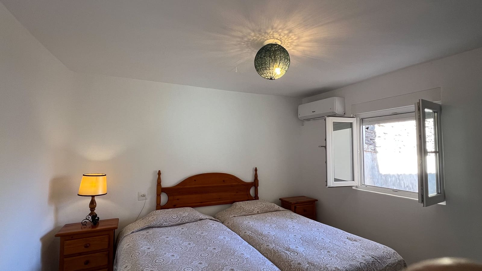 5 bedroom Townhouse for sale in Senes with garage - € 86,000 (Ref: 9433406)