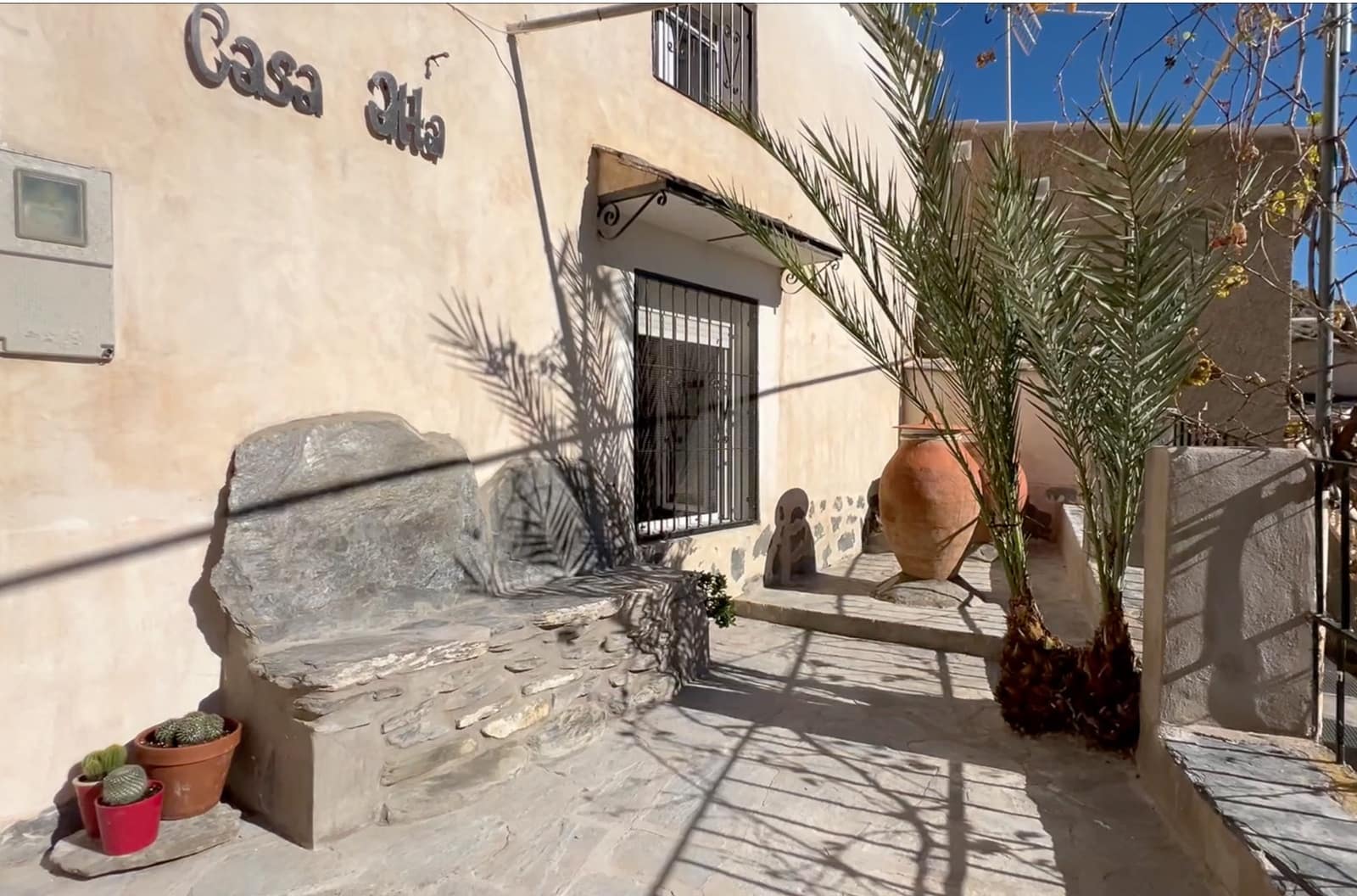 5 bedroom Townhouse for sale in Senes with garage - € 86,000 (Ref: 9433406)