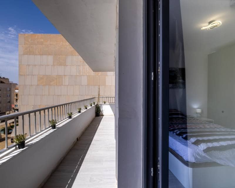 3 sovrum Lägenhet till salu i Torrevieja - 345 000 € (Ref: 10026219)