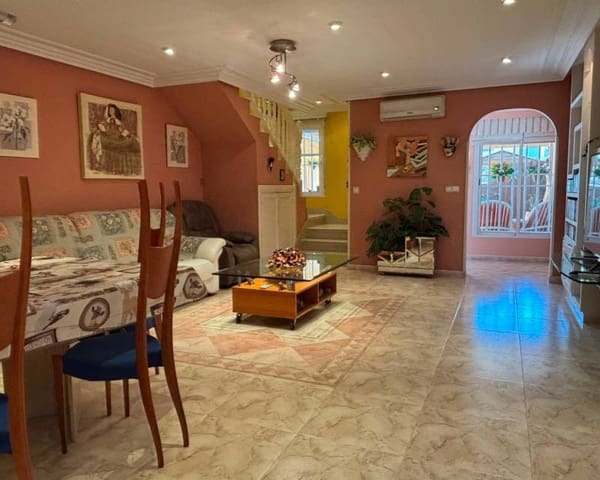 3 camera da letto Villetta a Schiera da affittare in Playa de los Náufragos, Torrevieja - 900 € (Rif: 10031041)
