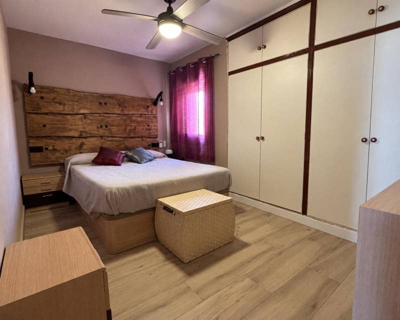 Adosado de 1 habitación en Playa Flamenca en alquiler con piscina garaje - 950 € (Ref: 10073096)