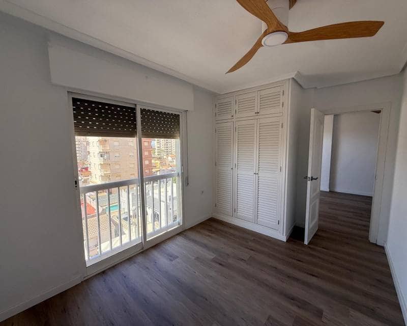 1 soveværelse Lejlighed til leje i Torrevieja med swimmingpool - € 650 (Ref: 10088518)