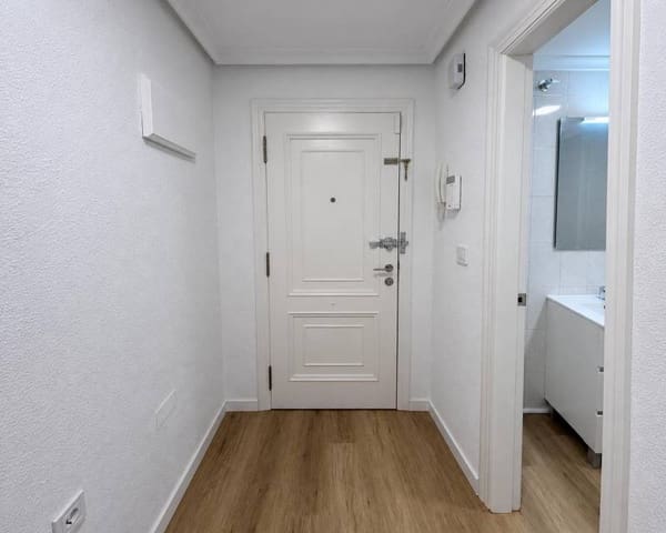 1 soveværelse Lejlighed til leje i Centro, Torrevieja med swimmingpool - € 650 (Ref: 10088518)
