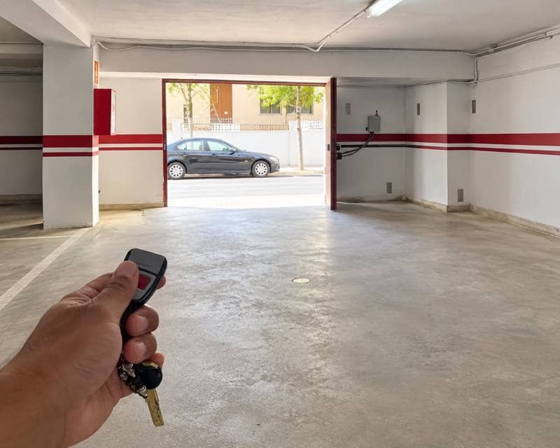 Garage for rent in La Mata - € 100 (Ref: 10102768)