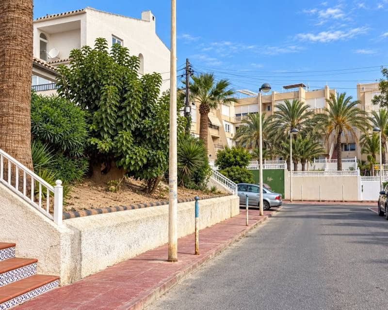 Garage for rent in La Mata - € 100 (Ref: 10102768)