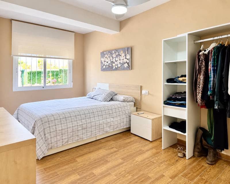 1 makuuhuone Rivitalo vuokrattavana paikassa Cabo Cervera mukana 
autotalli - 980 € (Ref: 10117386)