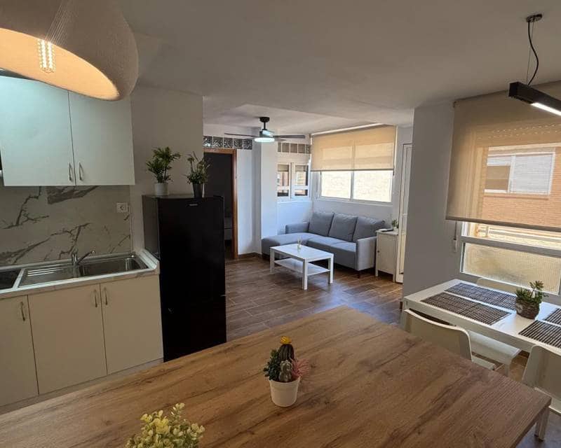 2 bedroom Beach Apartment for rent in Guardamar del Segura - € 900 (Ref: 10118176)