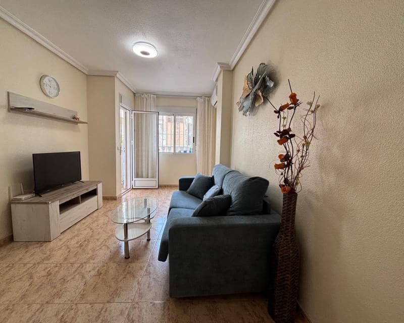1 bedroom Apartment for rent in Torrevieja with pool - € 700 (Ref: 10120809)