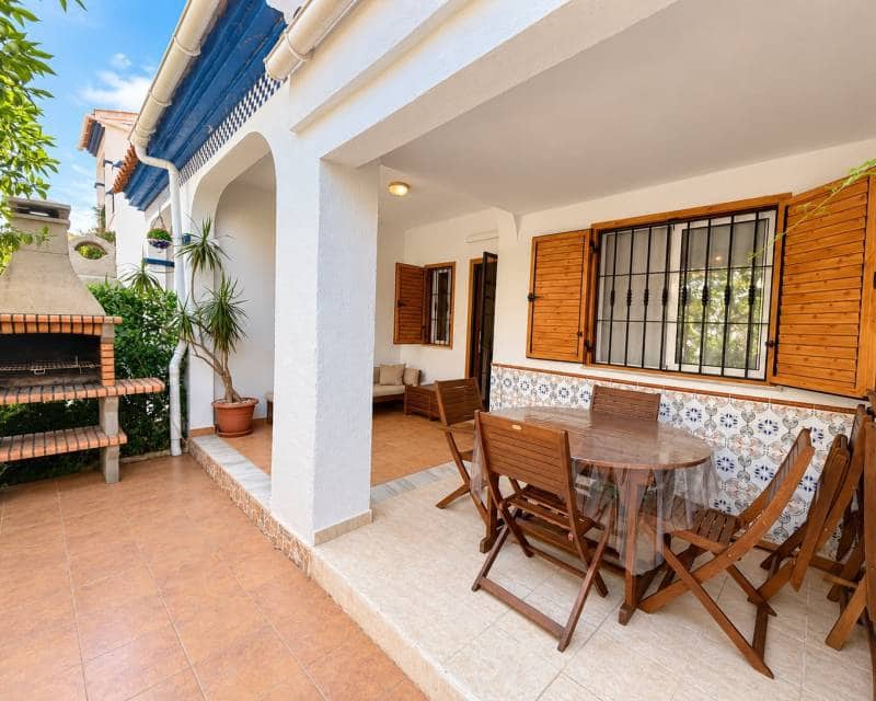 2 soverom Villa til leie i La Mata - € 950 (Ref: 10128238)