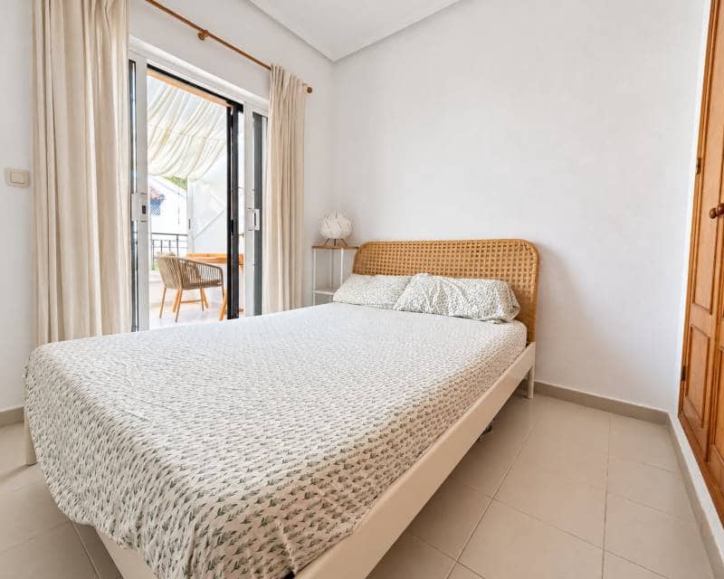2 soverom Villa til leie i La Mata - € 950 (Ref: 10128238)