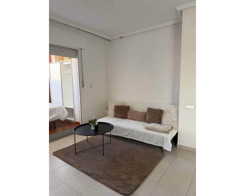 1 quarto Apartamento para arrendar em Torrevieja com piscina - 550 € (Ref: 10135057)
