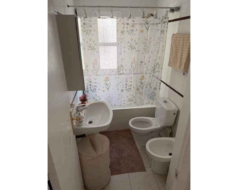 1 quarto Apartamento para arrendar em Torrevieja com piscina - 550 € (Ref: 10135057)