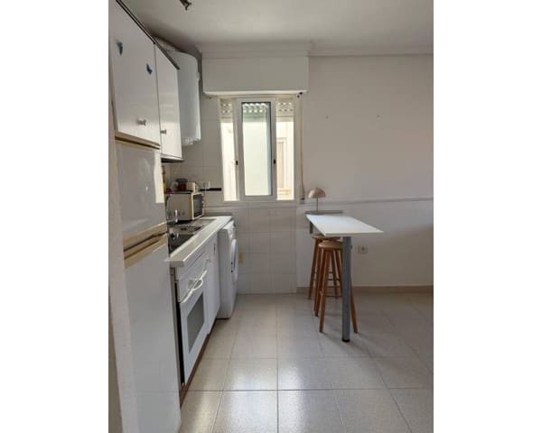 1 quarto Apartamento para arrendar em Playa del Acequión, Torrevieja com piscina - 550 € (Ref: 10135057)