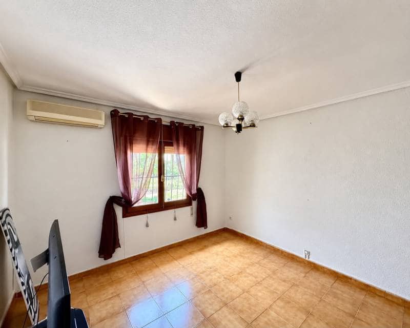 3 bedroom Villa for rent in Ciudad Quesada with pool garage - € 2,100 (Ref: 10135687)