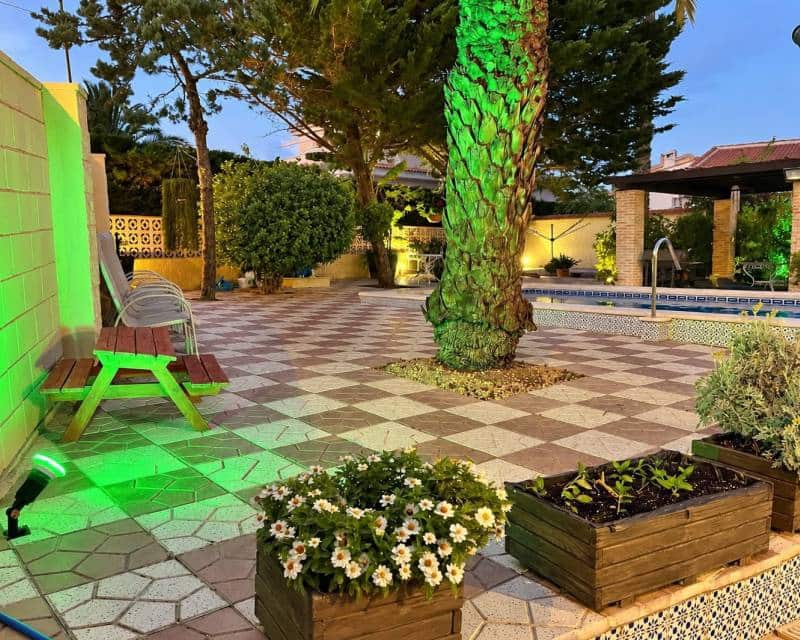 3 bedroom Villa for rent in Ciudad Quesada with pool garage - € 2,100 (Ref: 10135687)