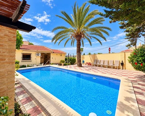 3 bedroom Villa for rent in Ciudad Quesada, Rojales with pool garage - € 2,100 (Ref: 10135687)