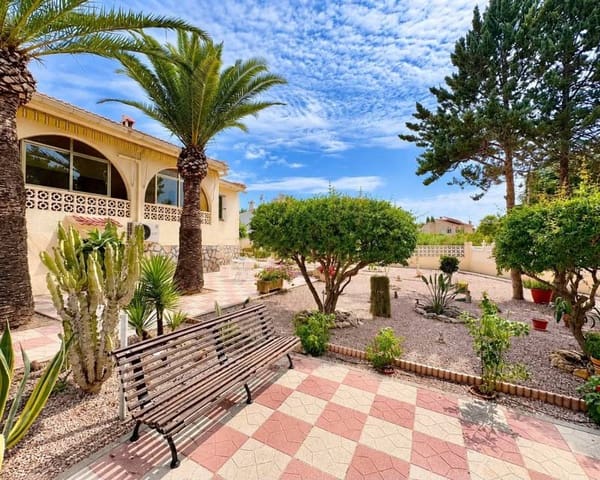 3 bedroom Villa for rent in Ciudad Quesada, Rojales with pool garage - € 2,100 (Ref: 10135687)