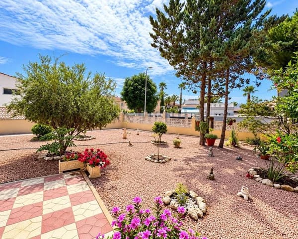 3 bedroom Villa for rent in Ciudad Quesada, Rojales with pool garage - € 2,100 (Ref: 10135687)