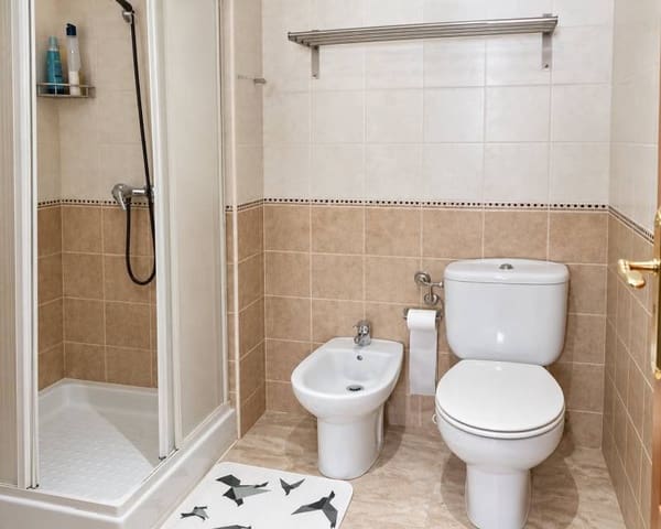 Appartement de Plage de 2 chambres à louer à Zona Pueblo, Guardamar del Segura - 750 € (Ref: 10136485)