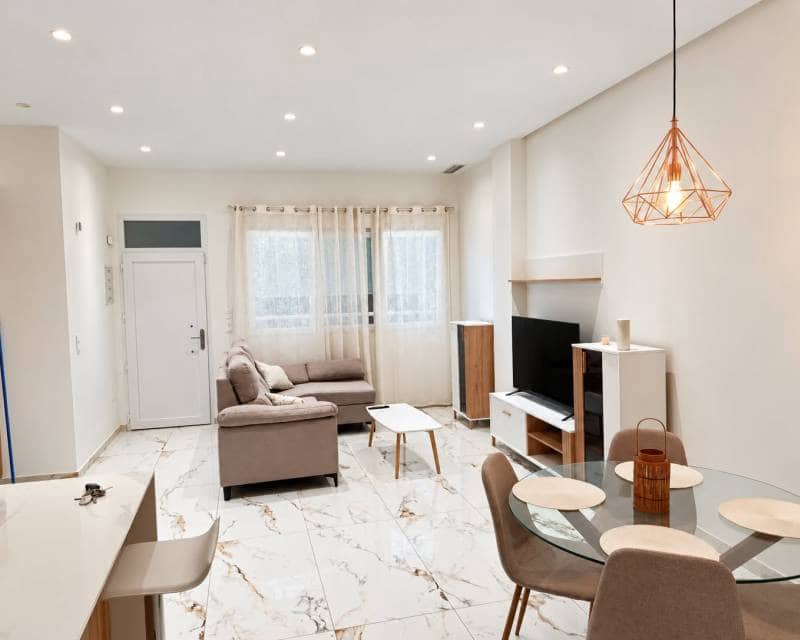 2 soverom Leilighet til leie i Torrevieja - € 1 100 (Ref: 10140118)