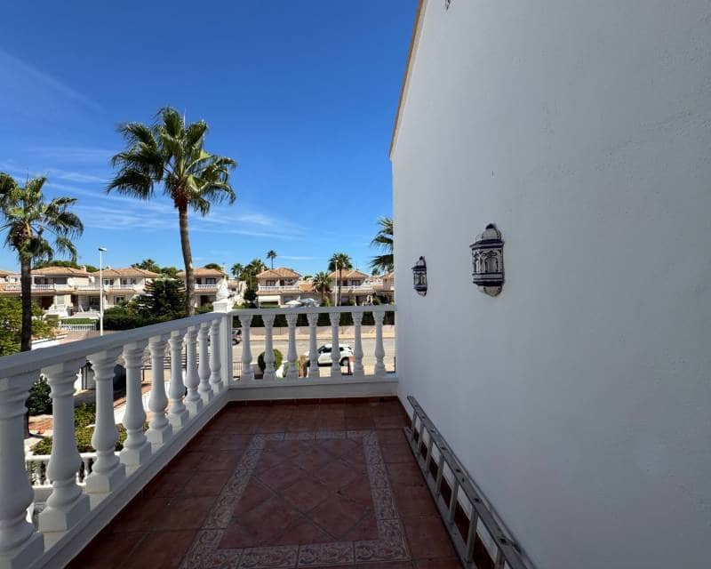 Villa/Maison de 3 chambres à louer à Los Dolses avec piscine garage - 1 500 € (Ref: 10145099)