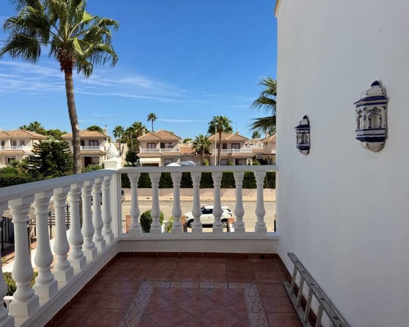 Villa/Maison de 3 chambres à louer à Los Dolses avec piscine garage - 1 500 € (Ref: 10145099)