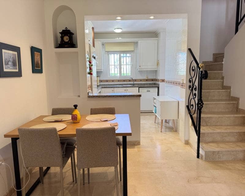 Villa/Maison de 3 chambres à louer à Los Dolses avec piscine garage - 1 500 € (Ref: 10145099)