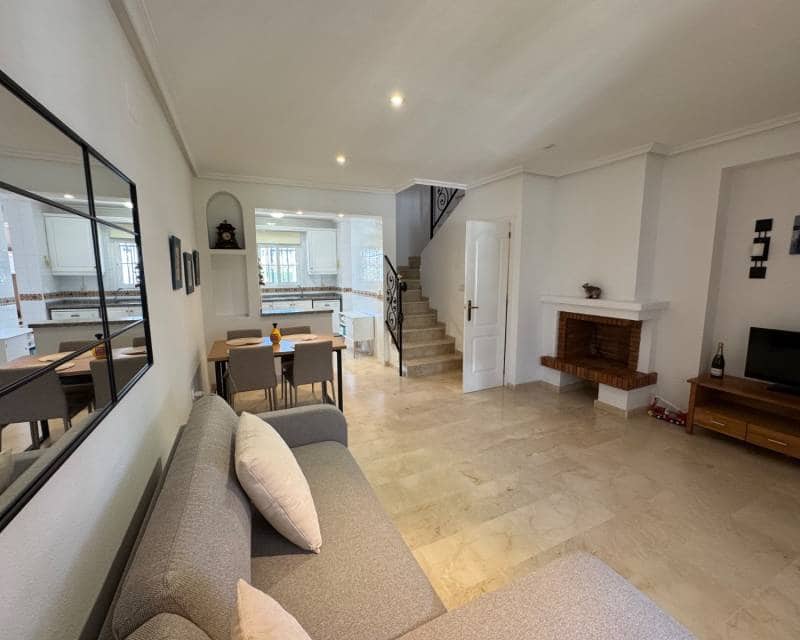 Villa/Maison de 3 chambres à louer à Los Dolses avec piscine garage - 1 500 € (Ref: 10145099)