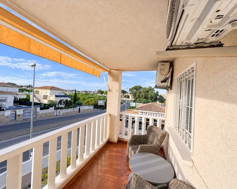 2 soveværelse Lejlighed til leje i Filipinas med swimmingpool garage - € 1.750 (Ref: 10145362)