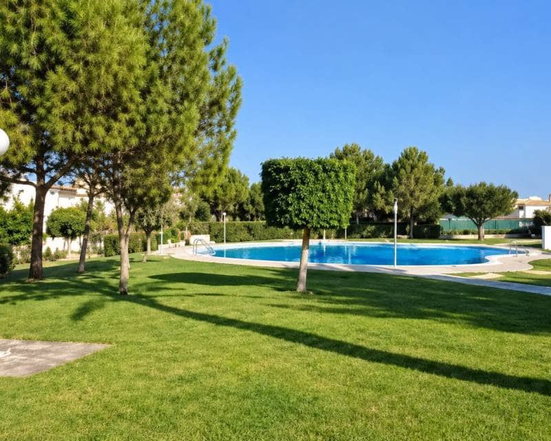 2 soveværelse Lejlighed til leje i Filipinas med swimmingpool garage - € 1.750 (Ref: 10145362)