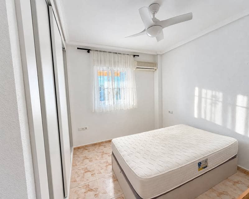 2 soveværelse Lejlighed til leje i Filipinas med swimmingpool garage - € 1.750 (Ref: 10145362)