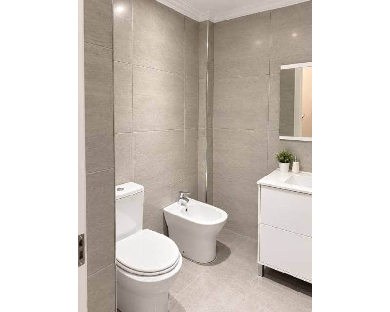 Appartement de 1 chambre à louer à Torrevieja - 750 € (Ref: 10150593)