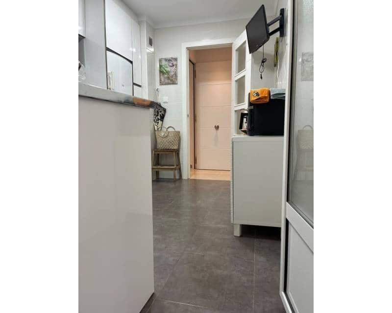 Appartement de 1 chambre à louer à Torrevieja - 750 € (Ref: 10150593)