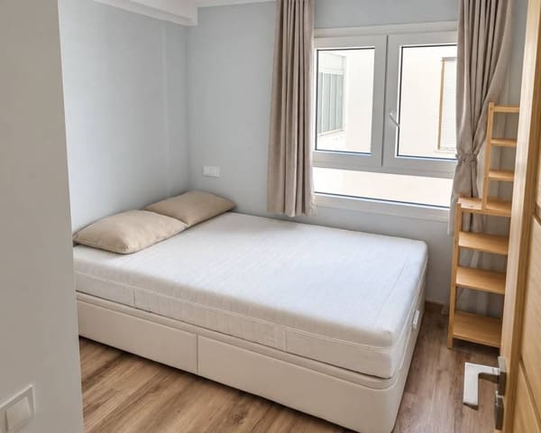 3 bedroom Beach Apartment for rent in Playa del Acequión, Torrevieja - € 1,250 (Ref: 10153847)