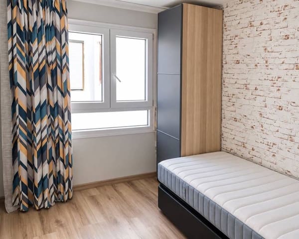 3 bedroom Beach Apartment for rent in Playa del Acequión, Torrevieja - € 1,250 (Ref: 10153847)